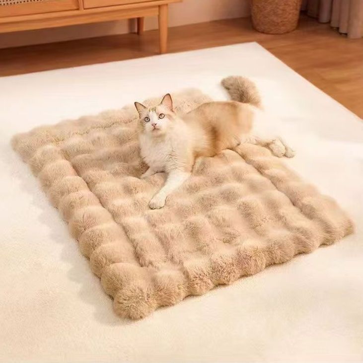The Softest Pad for Your Best Friend, Spoil Your Cat or Small Dog with This Cozy Mat